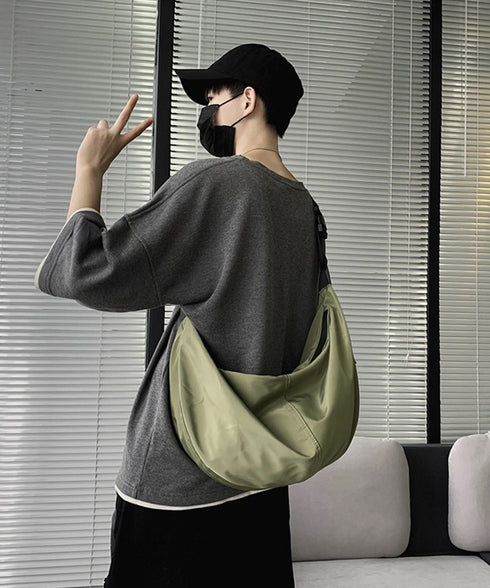 ワンショルダーバッグ大容量 ユニセックス カジュアル ショルダーバッグ 斜め掛け かばん 男女兼用 肩掛けカバン 軽い 通学バッグ シンプル ナイロンバッグ 旅行 88CXH-098